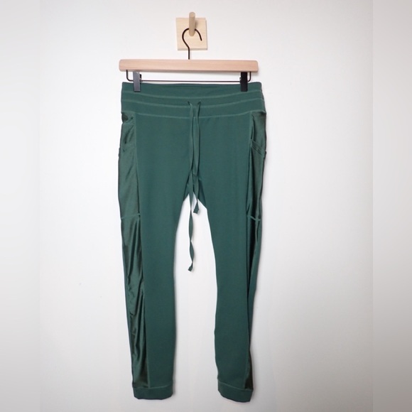 Fabletics Women's Powerhold Green High Rise Leggings with Pockets size M - Picture 1 of 13